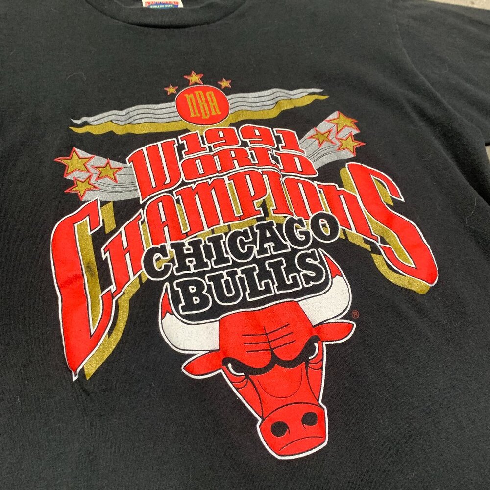 Vintage Chicago Bulls 1991 World Champions Basketball Graphic T Shirt